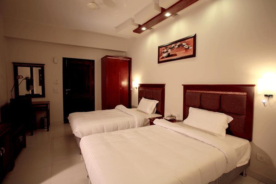 Kartikay Hotel Hisār المظهر الخارجي الصورة