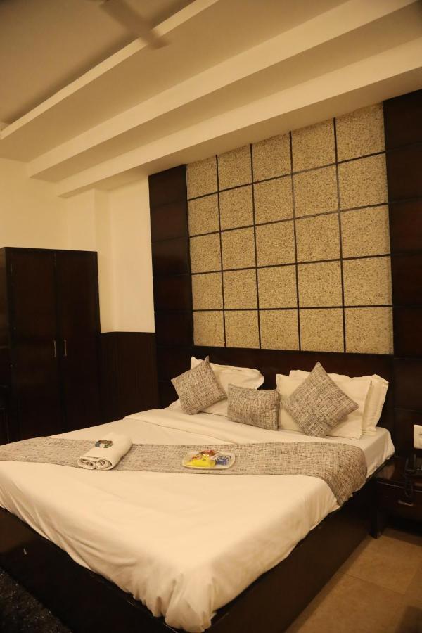 Kartikay Hotel Hisār المظهر الخارجي الصورة